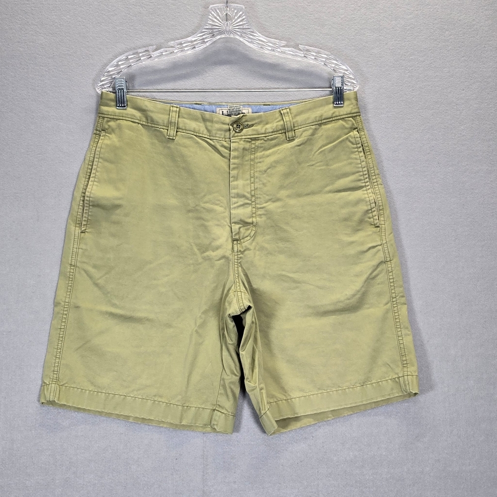 LL Bean Mens Shorts Size 32W  Classic Fit Khaki Chino